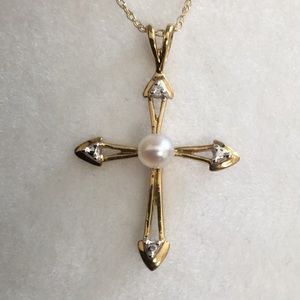 NWOT 10 Yellow Gold Cross with Pearl and Diamonds
